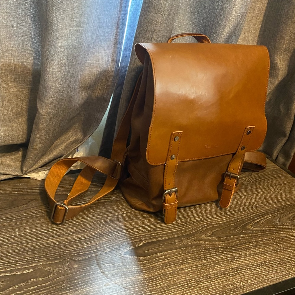 Leather backpack - Picture 3 of 3
